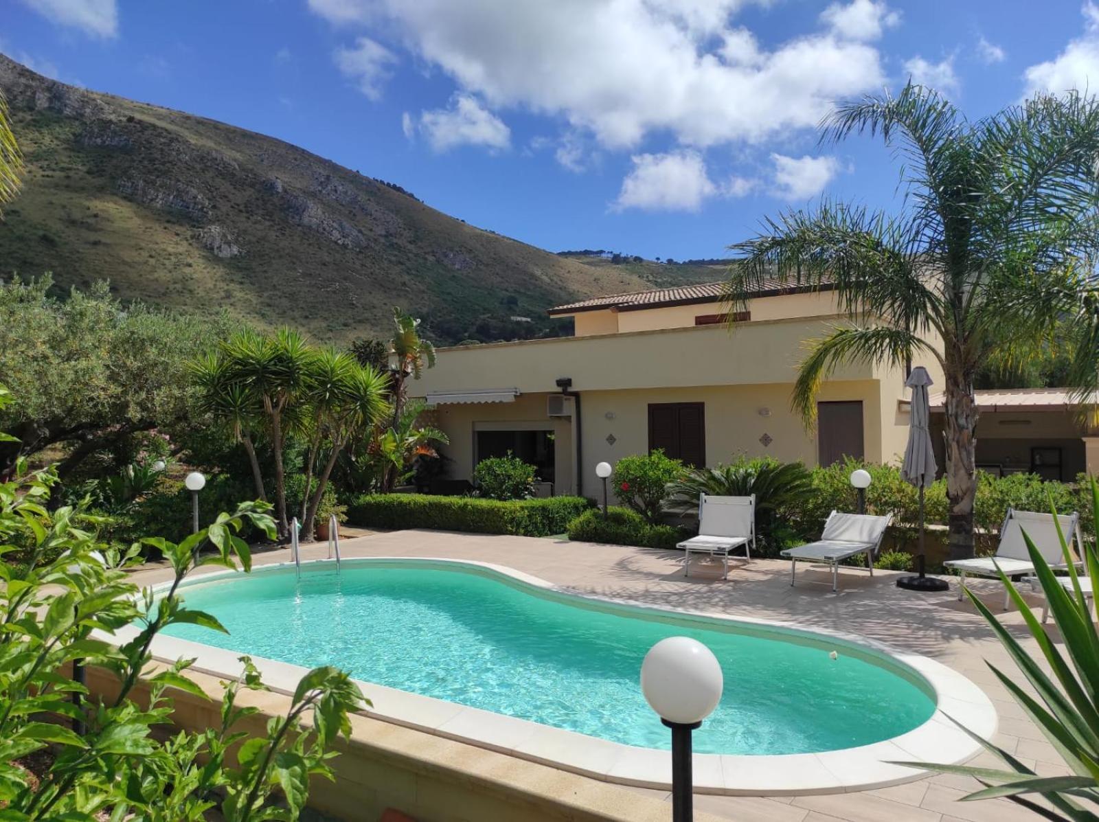 Villa Donna Franca Con Piscina Privata